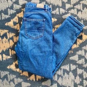 AE Mom Jeans - size 6